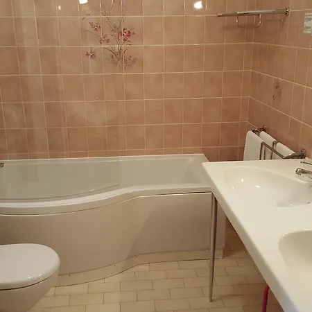 Logis Restaurant L'unique 3* Menesqueville