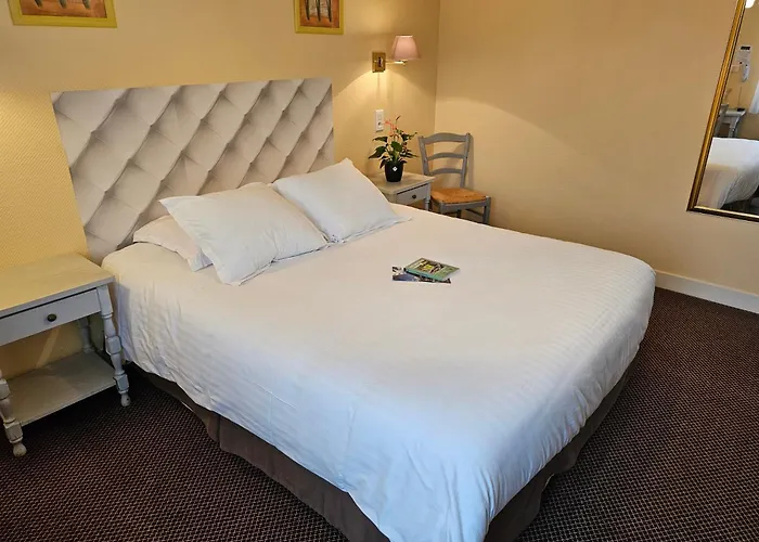 Logis Restaurant L'unique Hotel Menesqueville